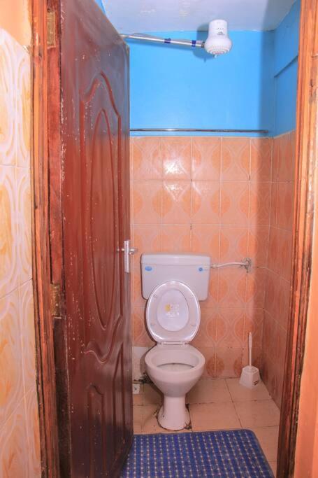 נאיוואשה Cozy Homes 1 Bedroom House With Wi-Fi King Size Bed. Free Parking מראה חיצוני תמונה