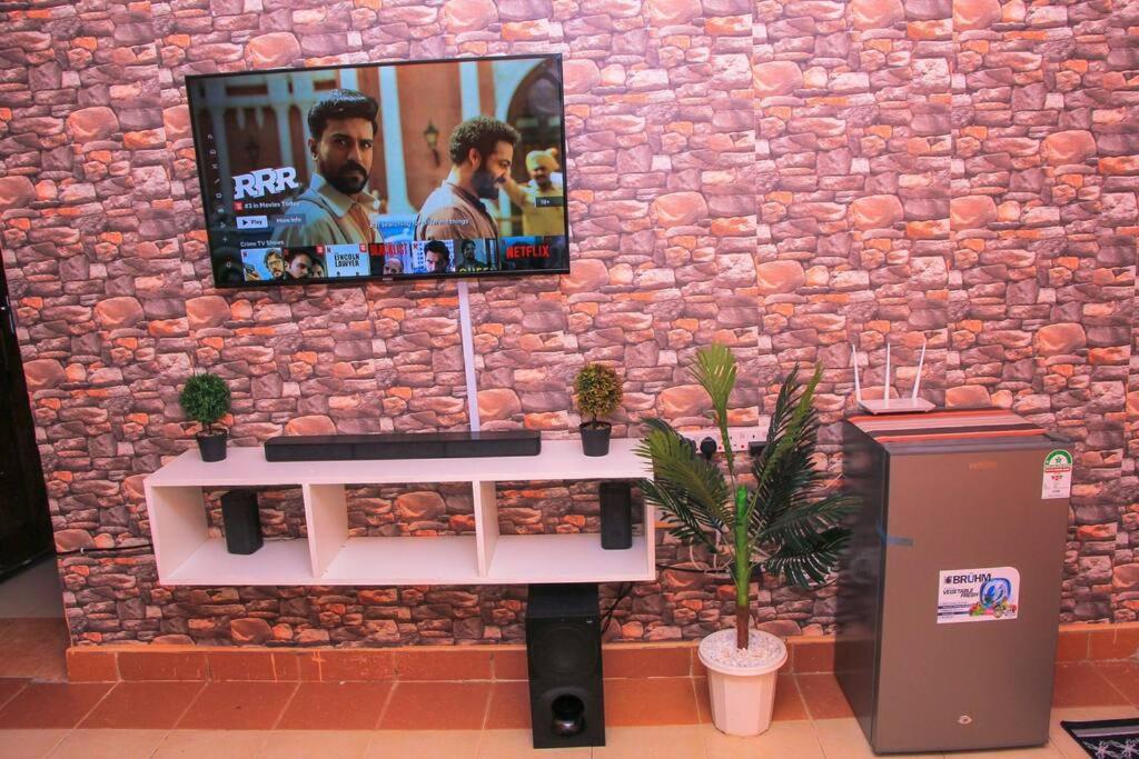 נאיוואשה Cozy Homes 1 Bedroom House With Wi-Fi King Size Bed. Free Parking מראה חיצוני תמונה