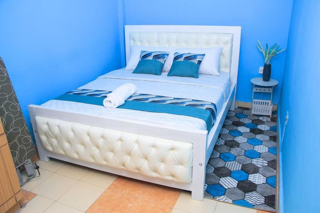 נאיוואשה Cozy Homes 1 Bedroom House With Wi-Fi King Size Bed. Free Parking מראה חיצוני תמונה